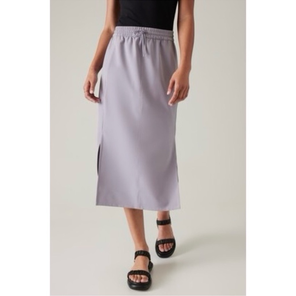 ATHLETA Stride MIDI Skirt in Violet Drawstring Pockets Side Slits Size Small